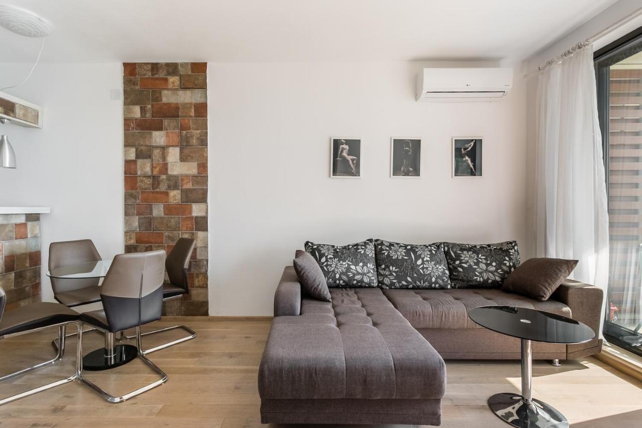 Apartments Beatrice Rafailovici Exterior photo