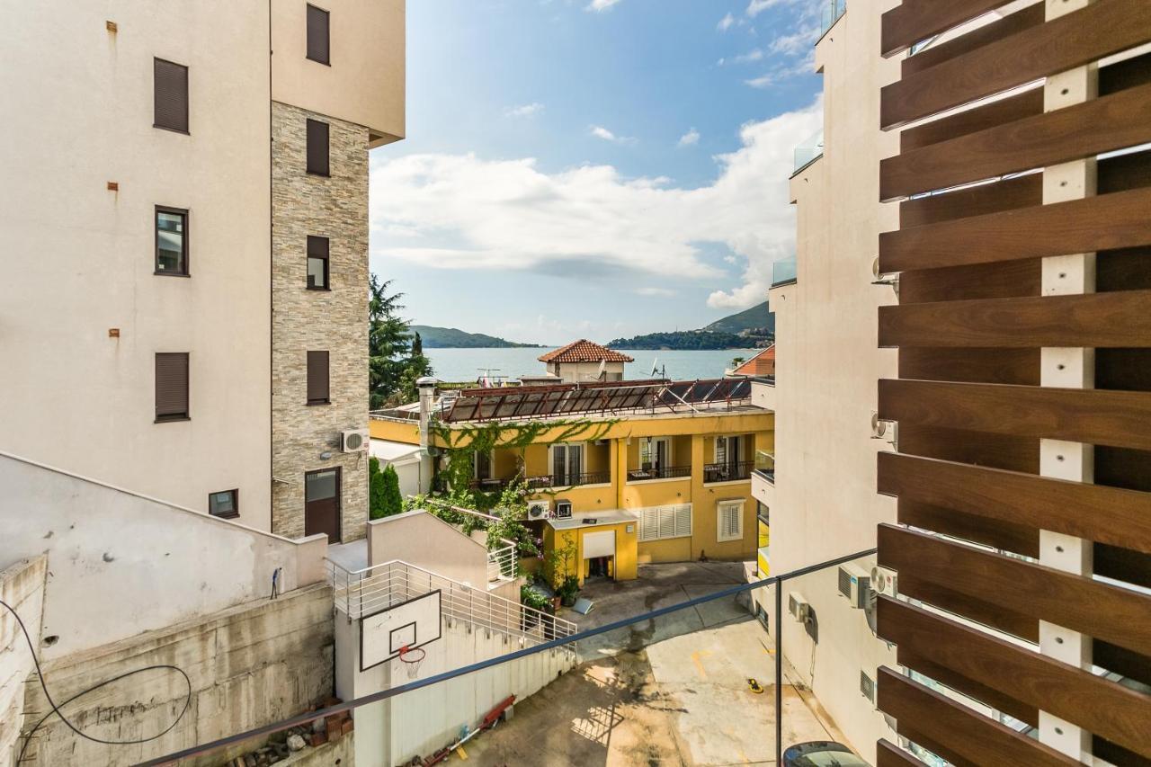 Apartments Beatrice Rafailovici Exterior photo